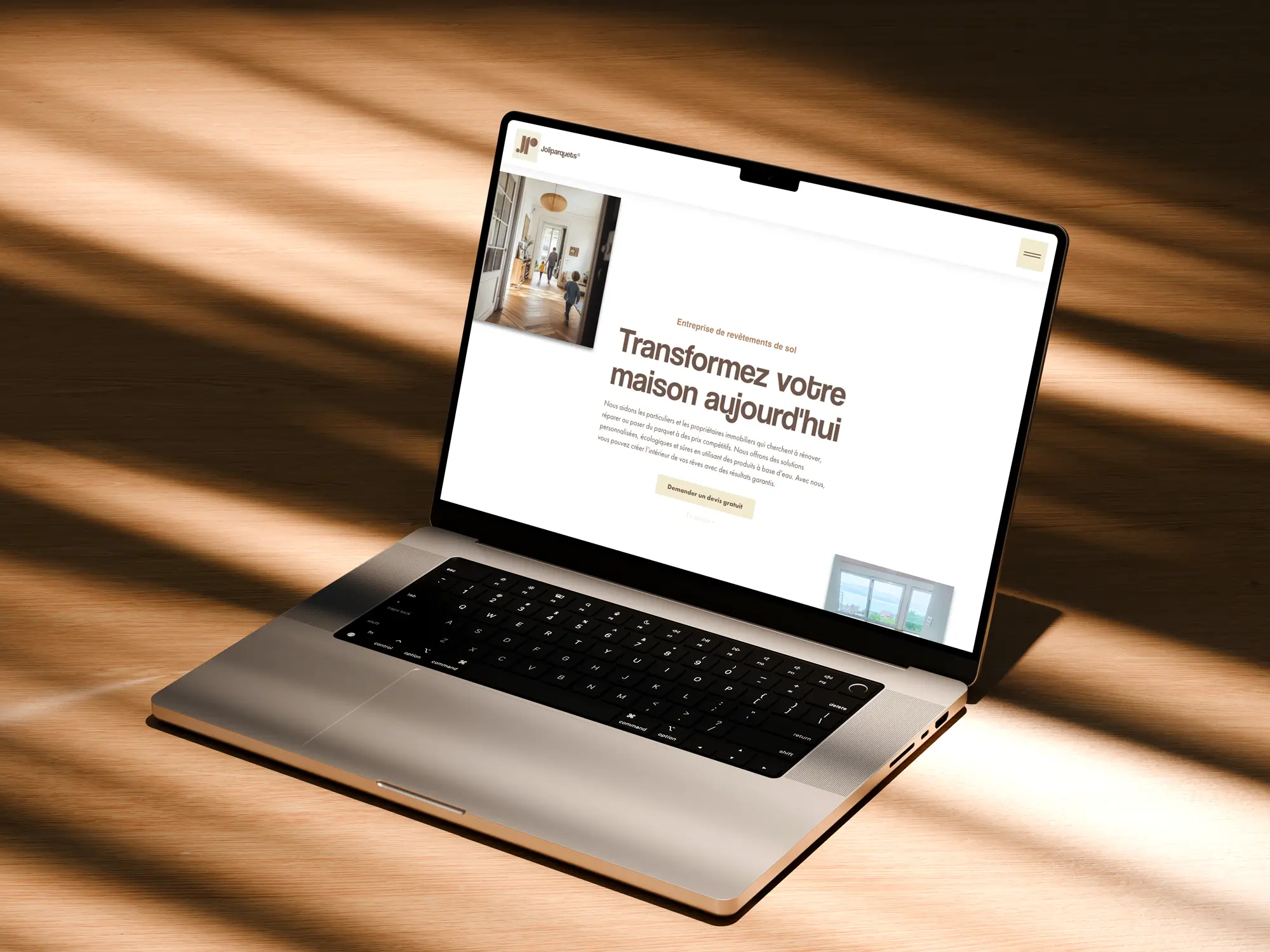 Site web d'entreprise de rénovation parquet sur laptop, portfolio web design pour PME du bâtiment dans le canton de Vaud